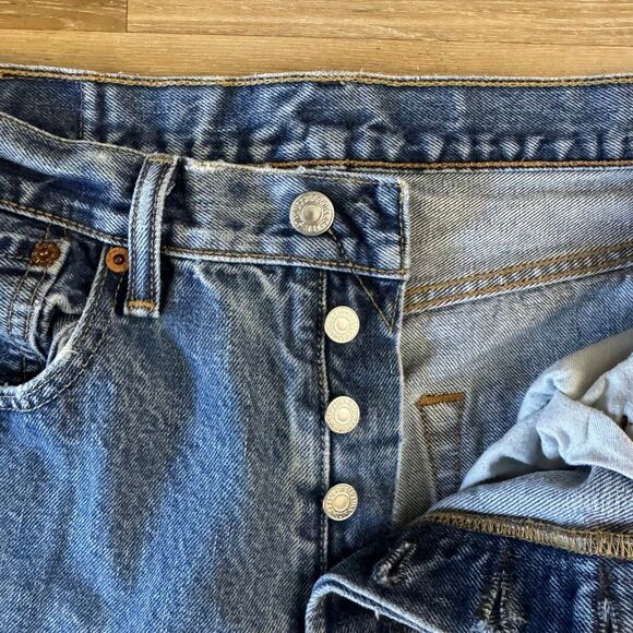 Levi’s 501 Blue Denim Button Fly High Waisted Blue Jeans Size 32 Classic Iconic - Picture 5 of 11